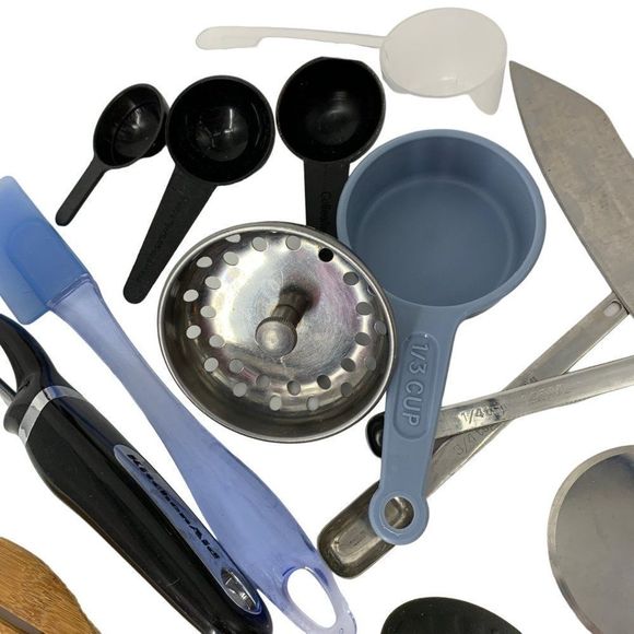 Lot of Mixed Kitchen Utensils Knives Pizza Cutter Sink Strainer Spoon Spatula 50 - Picture 11 of 11